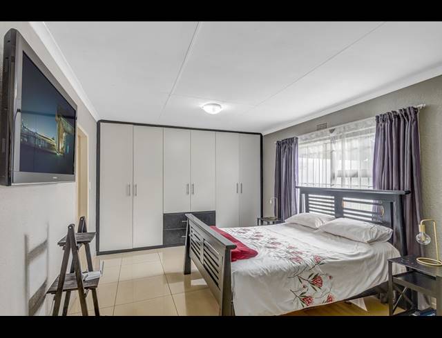 4 BEDROOM FREEHOLD FOR SALE IN COSMO CITY